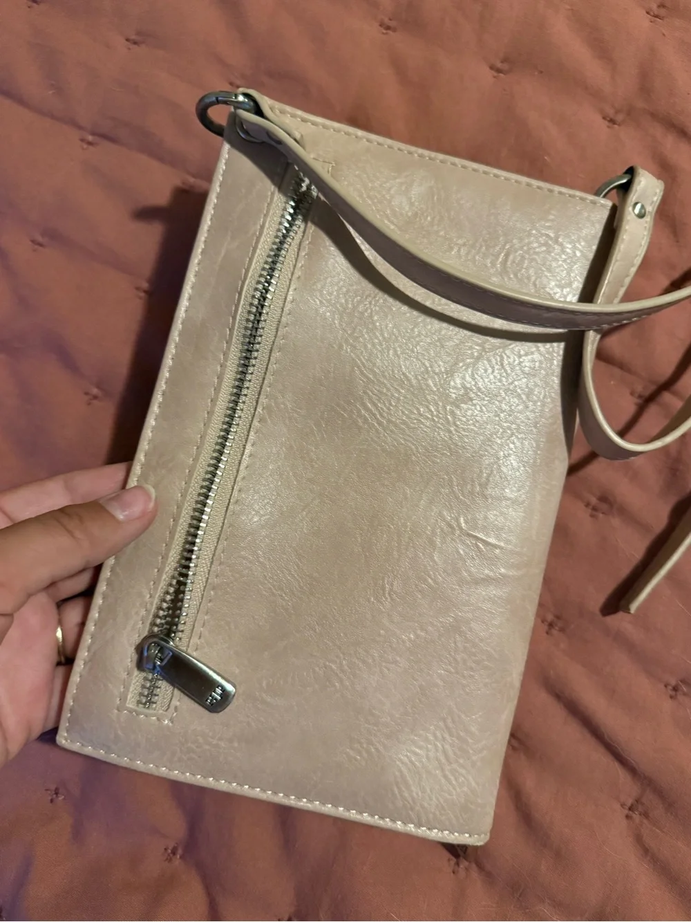Women's Leather Crossbodyi Phone Bag in Light Pink